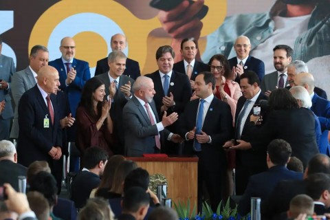 Lula assina decreto da TV 3.0; novo sistema deve começar em 2026