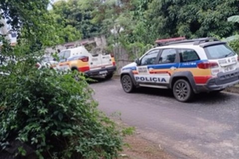 MULHER É PRESA APÓS AGREDIR E FILMAR VIOLÊNCIA CONTRA A PRÓPRIA FILHA EM SÃO GERALDO