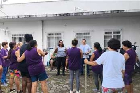 ESF Cohab realiza alongamento e palestra sobre bem-estar integral