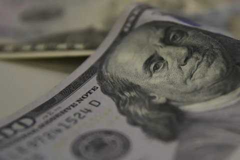 Tarifaço de 25% dos EUA sobre o Brasil começa a valer; saiba mais