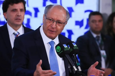 Na Câmara, Alckmin pede urgência em propostas sobre exportações