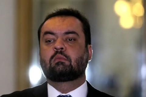 PF afirma que Castro recebeu adega, mansão e caviar para ajudar Refit