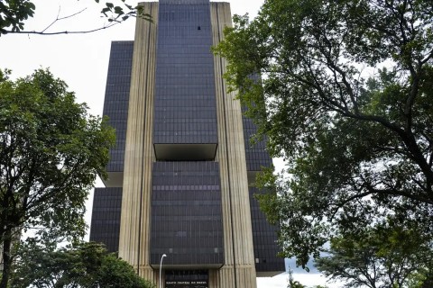 Banco Central reduz juros básicos para 14,5% ao ano