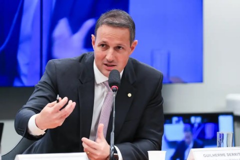 Derrite apresenta 5ª versão do PL Antifacção após críticas do governo