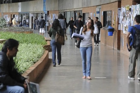 Governo recompõe orçamento para educação e ciência