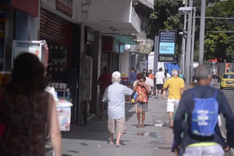 Brasil abre 129,8 mil postos formais de trabalho em julho