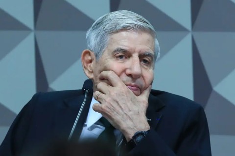 Moraes pede comprovação do histórico clínico de Augusto Heleno