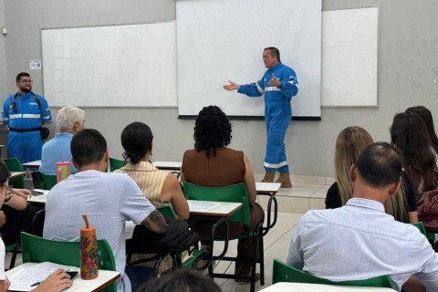 Encontro com médicos fortalece atendimento da Atenção Primária em momento de crise