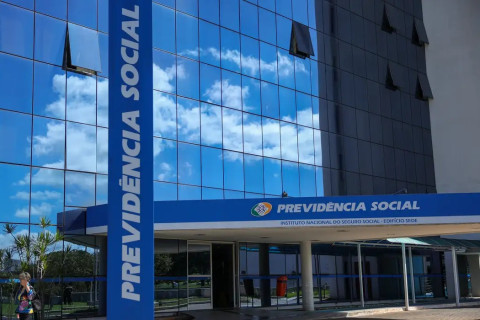 Justiça bloqueia R$ 23,8 milhões de suspeitos de fraude contra INSS