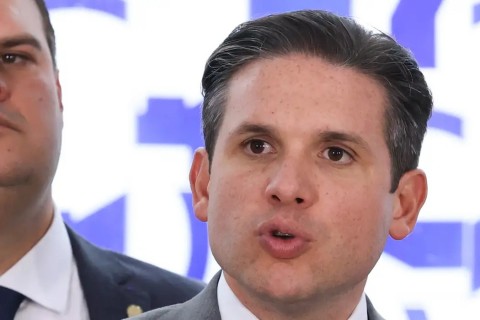 Motta diz que fim da escala 6x1 será debatida por meio de PEC