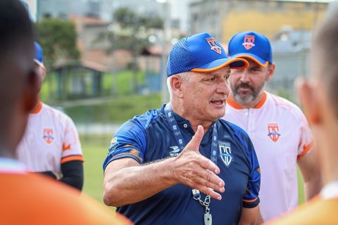 Tecnico do Coimbra fala sobre os preparativos para enfrentar o Aymorés amanha em Ubá