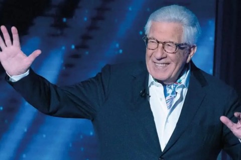 Morre Peppino di Capri, ícone da música italiana, aos 86 anos
