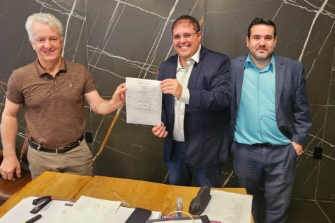 Prefeitura e Praça de Esportes firmam parceria para ampliar ações de esporte, saúde, educação e assistência social