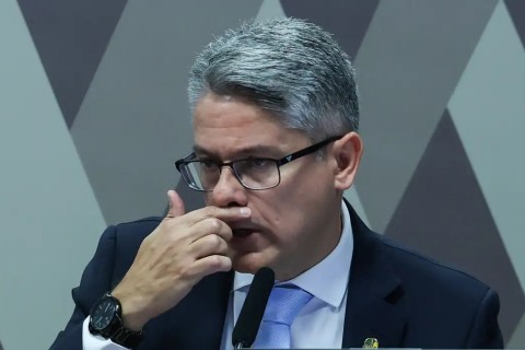 Mendes pede à PGR investigação contra senador Alessandro Vieira