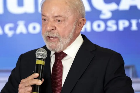 Lula quer incluir inadimplentes do FIES em pacote contra endividamento