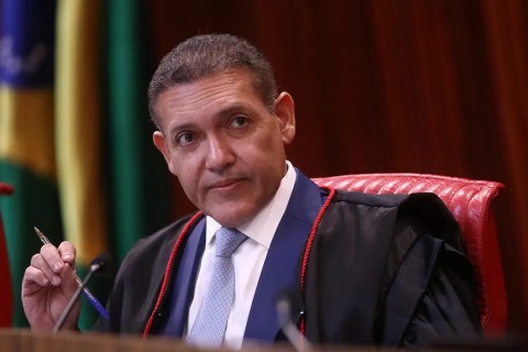 Urna eletrônica é patrimônio da democracia, diz presidente do TSE