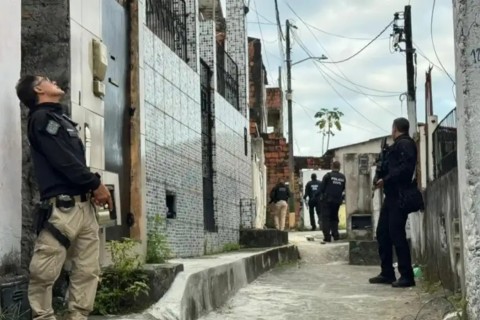 Ação contra o Comando Vermelho prende 35 na Bahia; 1 pessoa foi morta