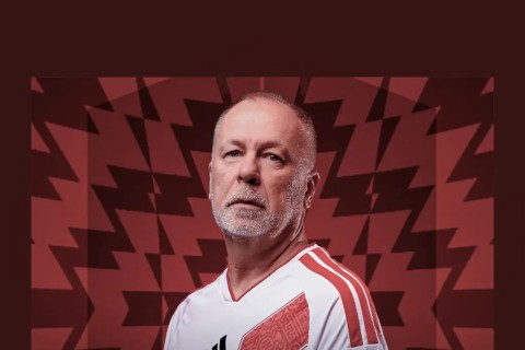 Mano Menezes assume comando técnico da seleção do Peru por 4 anos