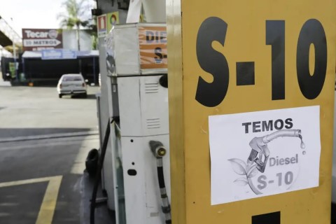 Petrobras ajusta preços do diesel para R$ 1,12