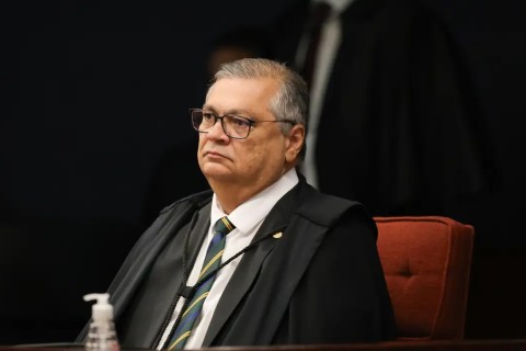 Dino autoriza PF a acessar investigação sobre produtora do Dark Horse