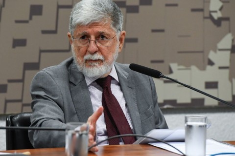 Brasil estuda medidas para romper relações militares com Israel