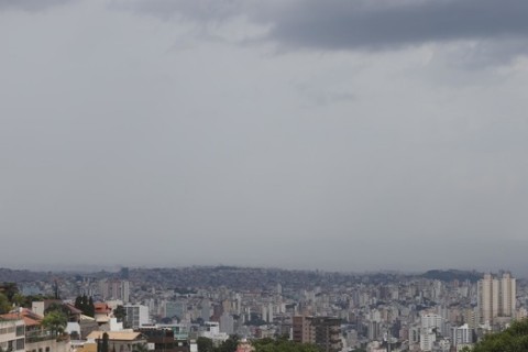 Defesa Civil de Minas Gerais alerta para previsão de chuvas intensas até domingo (8/3)
