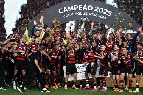 Flamengo vence Palmeiras e vira 1º brasileiro tetra da Libertadores