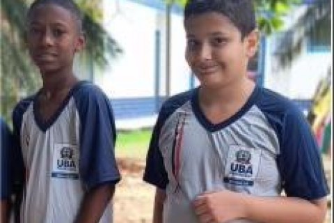 Prefeitura entrega novos uniformes aos alunos da Rede Municipal