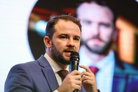 Durigan assume Fazenda sob pressão fiscal e herda desafios de Haddad