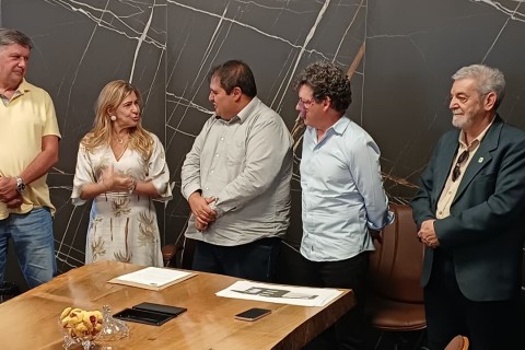 UBÁ FIRMA ACORDO PARA CONSTRUÇÃO DE NOVA RODOVIÁRIA, SEDE DO IF SUDESTE E DESTINAÇÃO DE ÁREA PARA UEMG