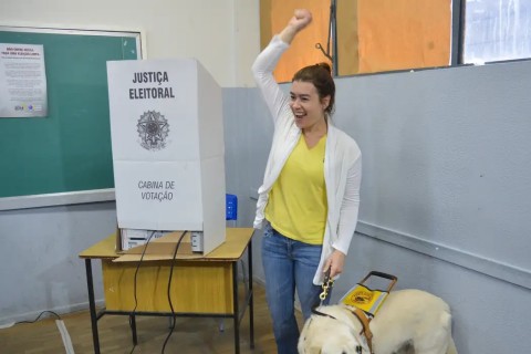 Brasil tem quase 2 milhões de eleitores com deficiência, aponta TSE