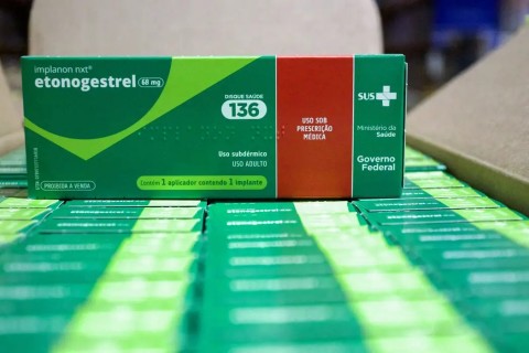 SUS qualifica profissionais para ampliar oferta de implantes hormonais