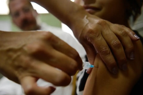 Vacinação reduz internações por doenças causadas pelo HPV, diz estudo