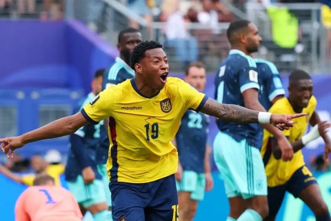 Equador vence Alemanha de virada e carimba vaga no mata-mata da Copa