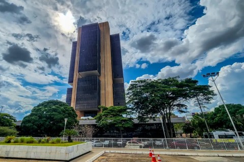 Bancos transferem R$ 5,7 bi de valores esquecidos para o Desenrola