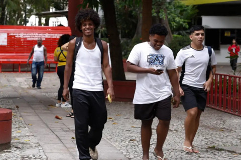 Enem 2025: prazo para pedir isenção da taxa acaba nesta sexta