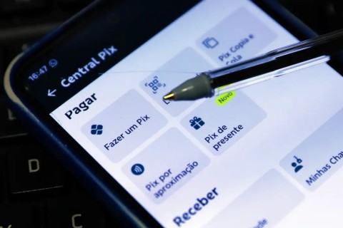 Pix por aproximação deixa de ter teto de R$ 500 a partir desta quinta