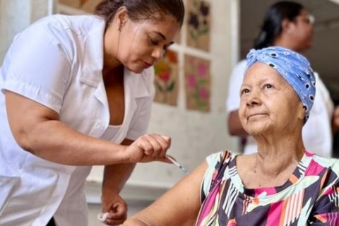 Minas Gerais mobiliza 96% dos municípios em Dia D de reforço da vacinação contra a gripe