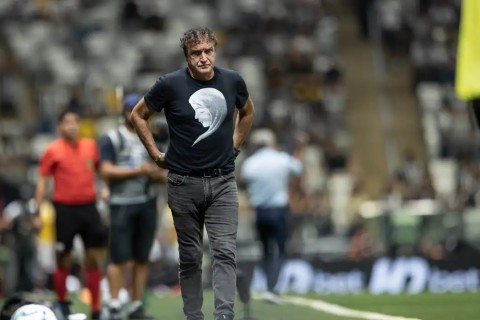 Atlético-MG anuncia saída do técnico Cuca, oito meses após contratação