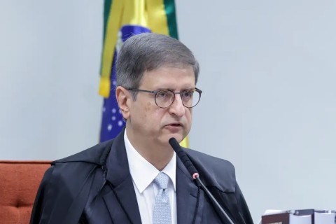 PGR apresenta parecer contrário à prisão domiciliar para Bolsonaro